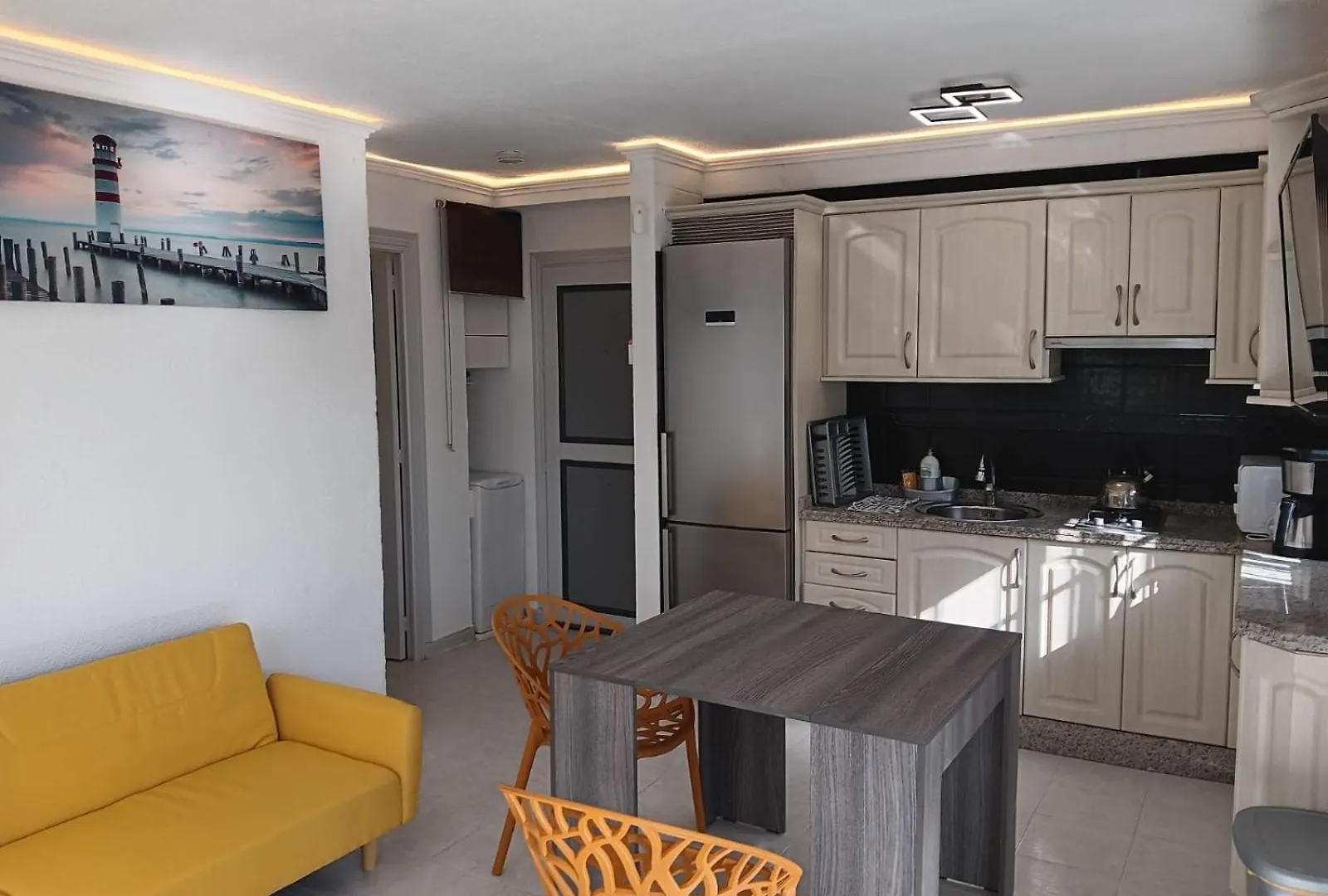 Tranquil Oceanfront Escape, One-Bedroom Haven Mijas